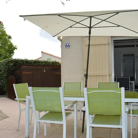 Apartment Les Mathes, 2 Pieces, 5 Personnes - Fr-1-550-3 *